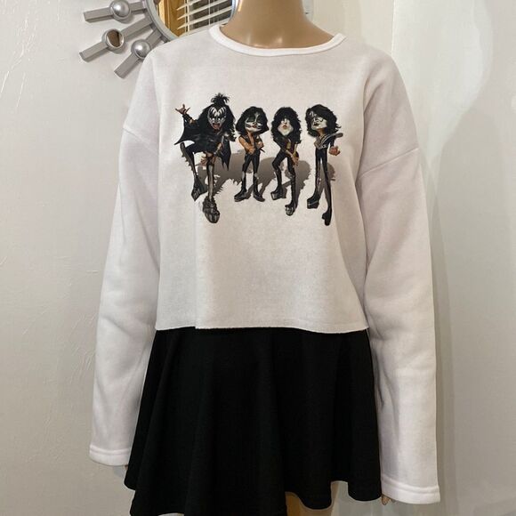 New Kiss Rock Band Active Crop Mid-Weight Sweatshirt Women’s Size Large - Picture 1 of 3